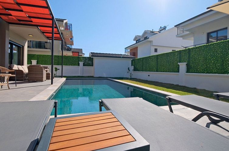 Vakantiehuis Große Villa in Fethiye Ausserhalb im grünen