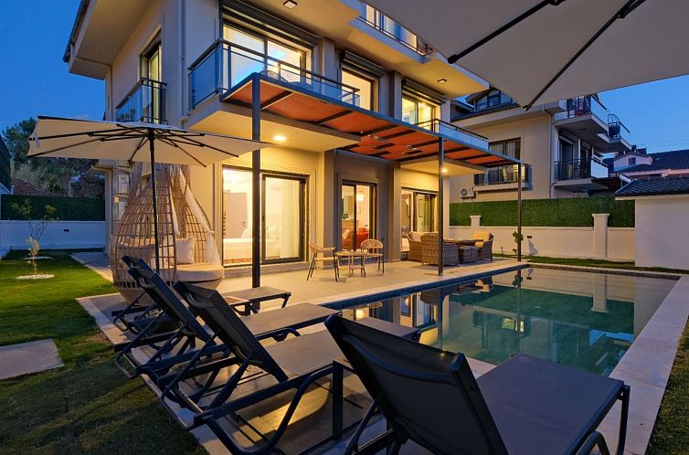 Vakantiehuis Große Villa in Fethiye Ausserhalb im grünen