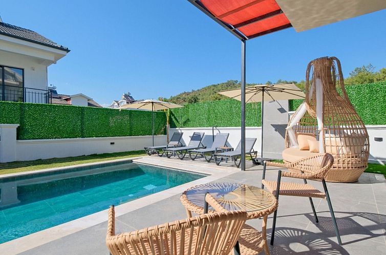 Vakantiehuis Große Villa in Fethiye Ausserhalb im grünen