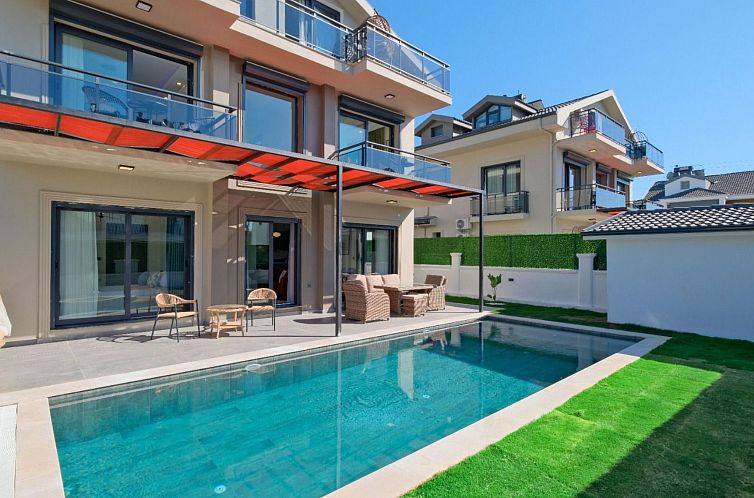 Vakantiehuis Große Villa in Fethiye Ausserhalb im grünen