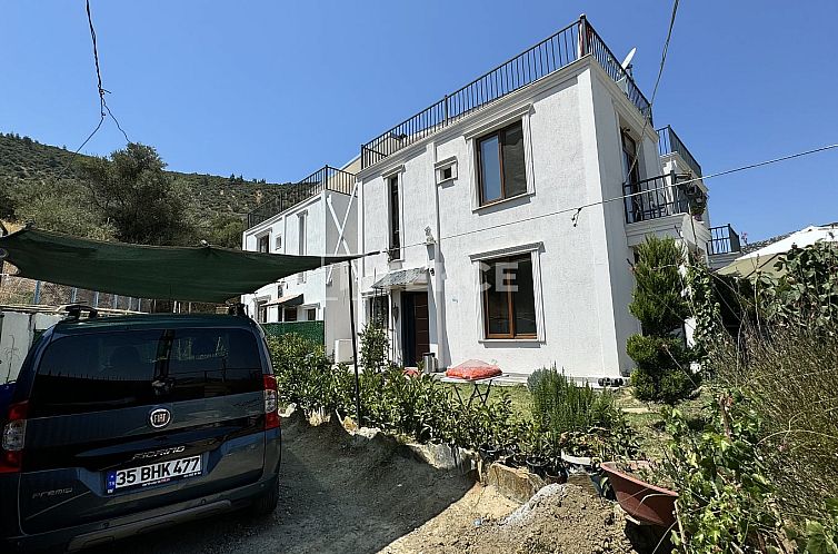 Geschakelde woning in Belevi
