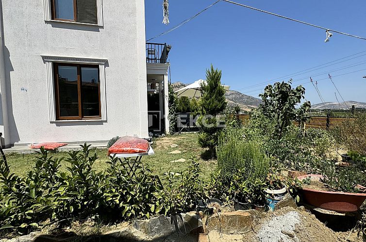 Geschakelde woning in Belevi