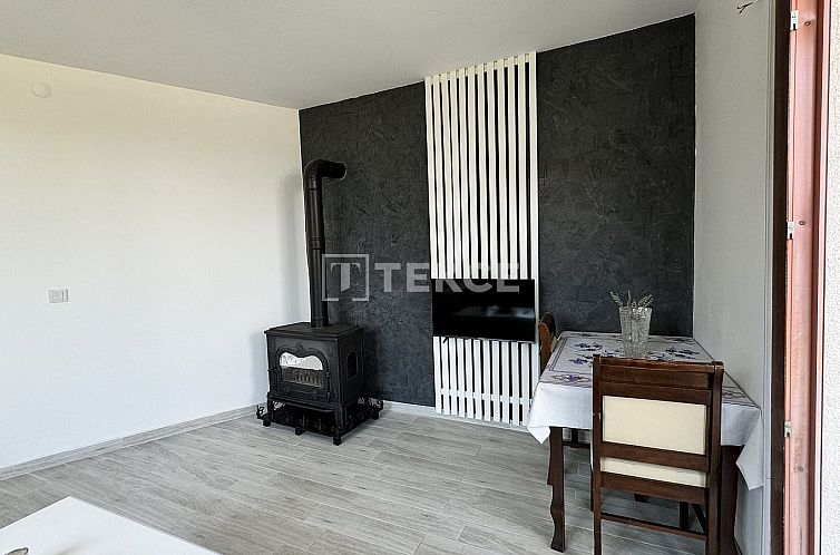 Geschakelde woning in Belevi