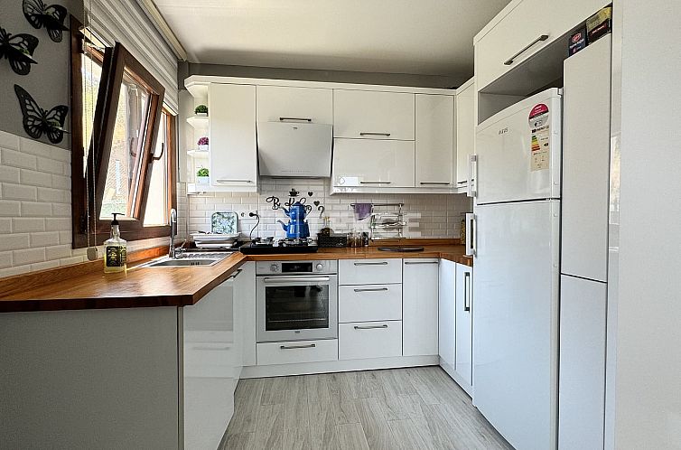 Geschakelde woning in Belevi