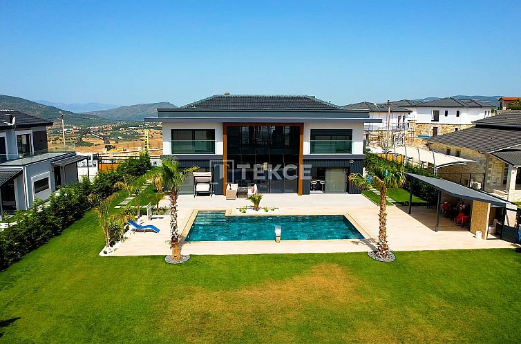 Vrijstaande woning in Foça