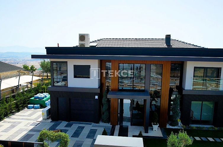 Vrijstaande woning in Foça