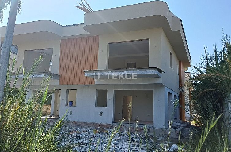 Geschakelde woning in Foça