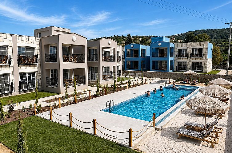Geschakelde woning in Dörttepe