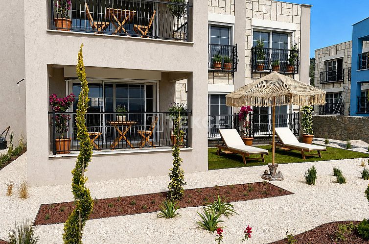 Geschakelde woning in Dörttepe