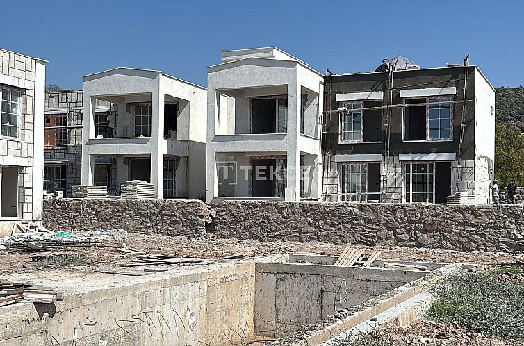 Geschakelde woning in Dörttepe