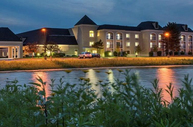 Guest house 16925501 - Apartment Midwesten - DoubleTree by Hilton Chicago-Wood Dale/Itasca