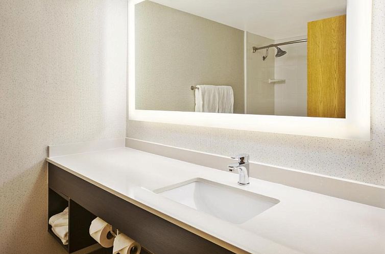 Holiday Inn Express & Suites Chicago-Midway Airport, an IHG 