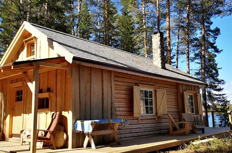Wolverine cabin offgrid