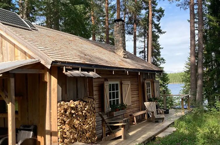 Wolverine cabin offgrid