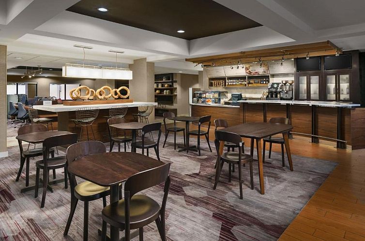 Courtyard Chicago Bloomingdale