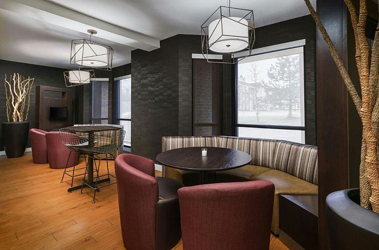 Courtyard Chicago Bloomingdale