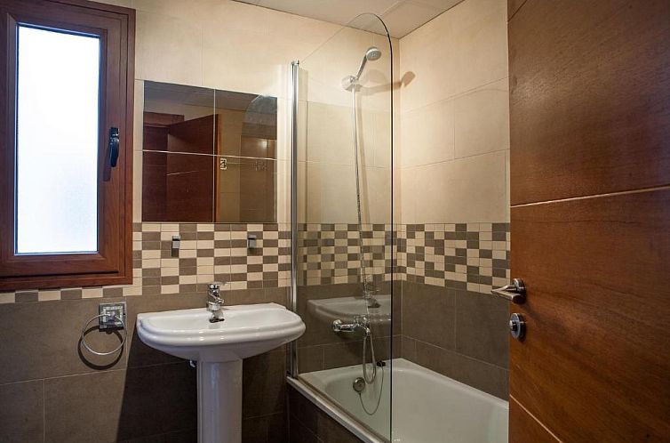 Real de Cartuja Apartments & Suites