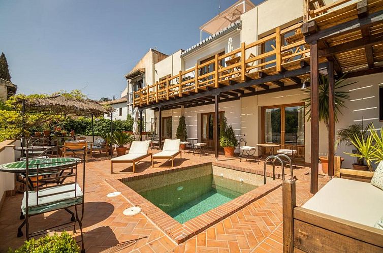 Casa Bombo