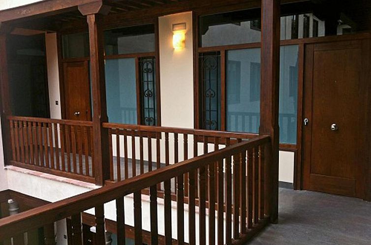 Aqua Granada Inn Apartments