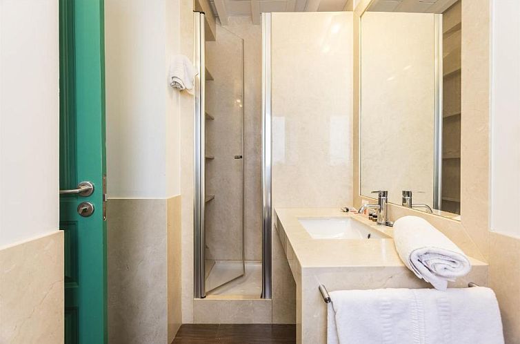 Laurel Suites Apartments