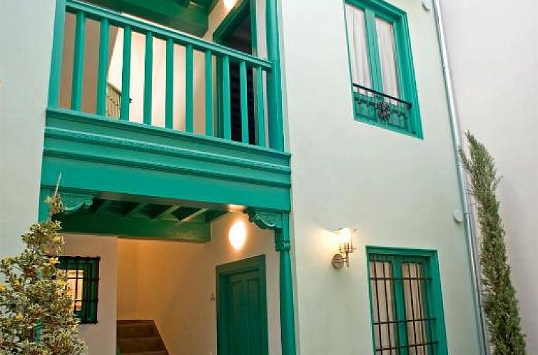 Laurel Suites Apartments