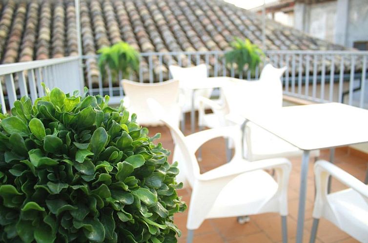 Laurel Suites Apartments