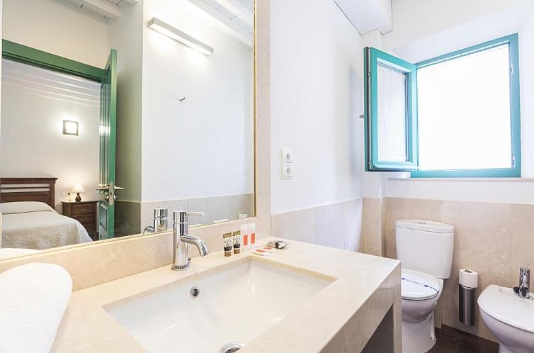 Laurel Suites Apartments