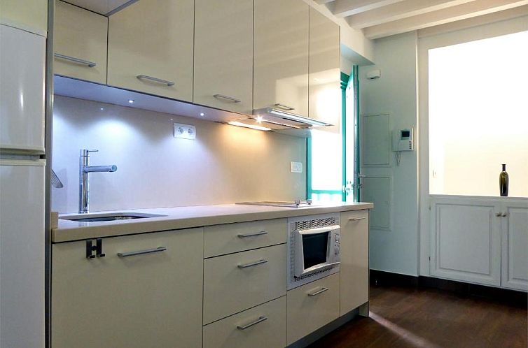 Laurel Suites Apartments