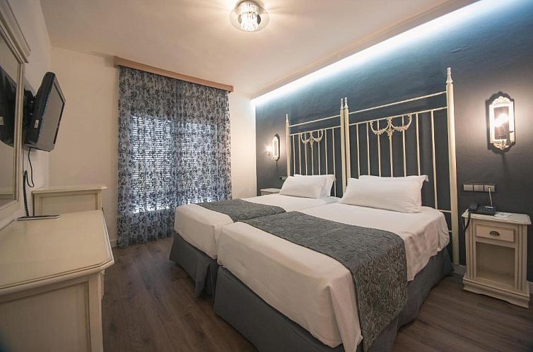 Los Angeles Hotel & Spa