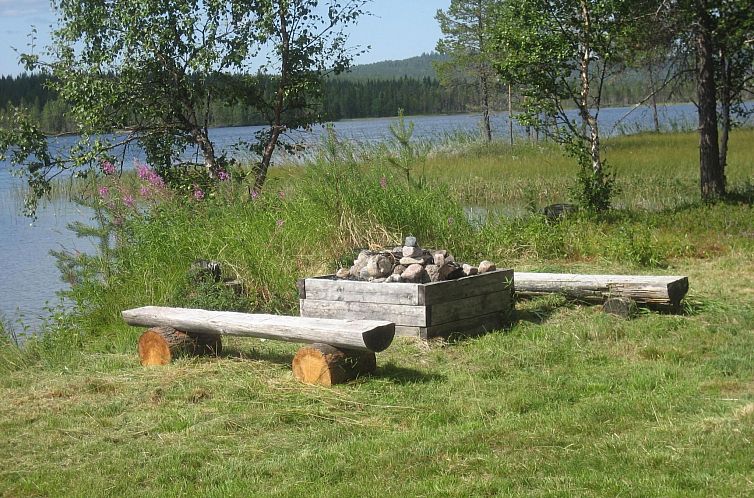 Vakantiehuis Schwedisches Holzhaus mit Grill und Terrasse