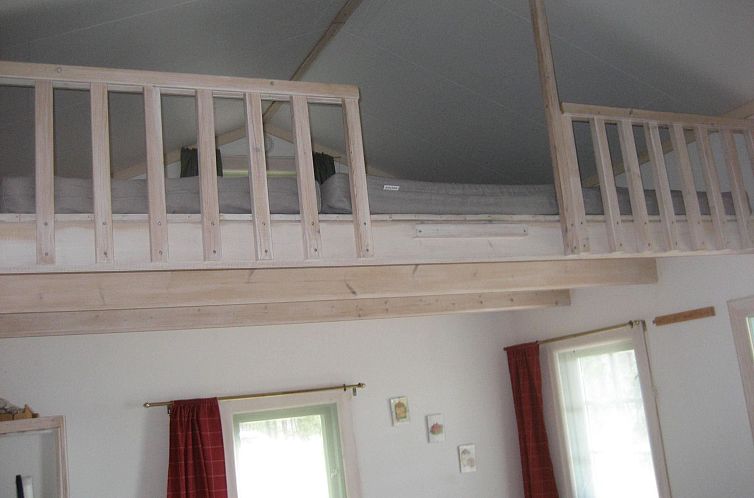 Vakantiehuis Schwedisches Holzhaus mit Grill und Terrasse