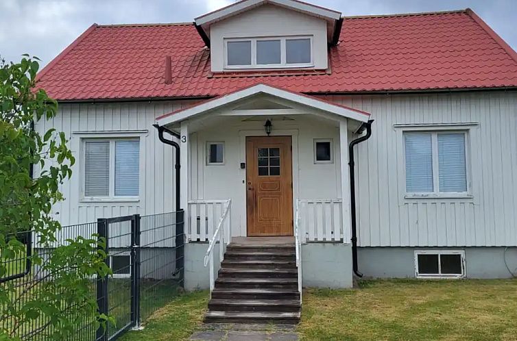 Guest house 1720607 - Holiday property Svealand - Vakantiehuis Sunny met motorboot