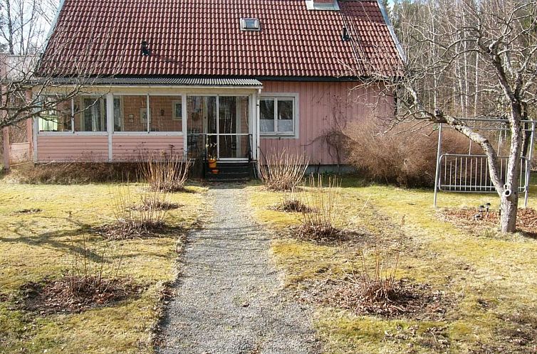 Vakantiehuis Gemütliches Haus in Arvika mit Garten und Gril