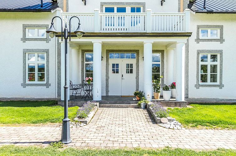 Vrijstaande woning in Bada