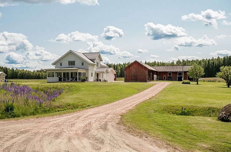 Vrijstaande woning in Bada