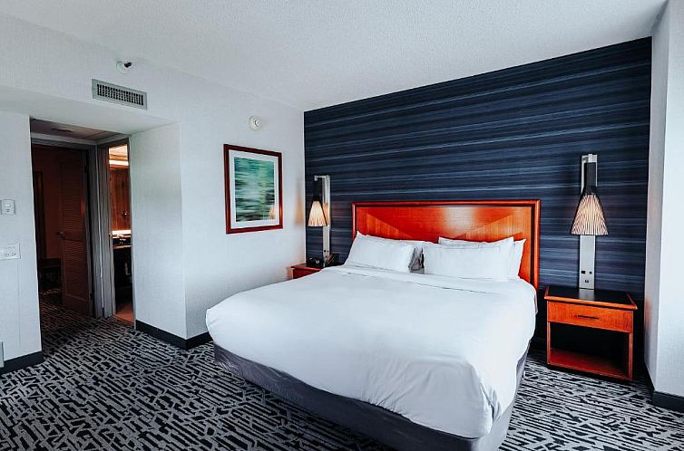 DoubleTree Suites by Hilton Hotel & Conference Center Chicag