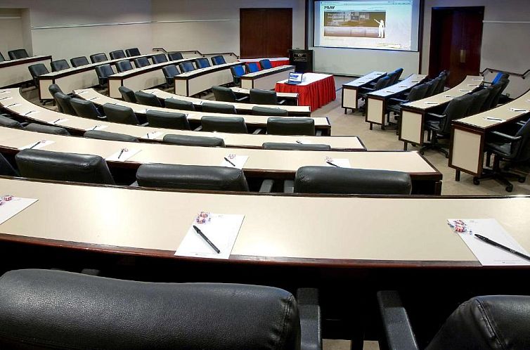 DoubleTree Suites by Hilton Hotel & Conference Center Chicag