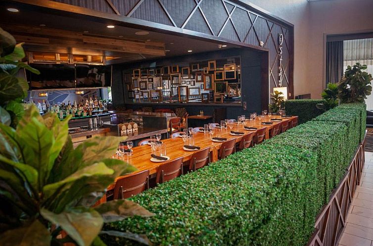 DoubleTree Suites by Hilton Hotel & Conference Center Chicag