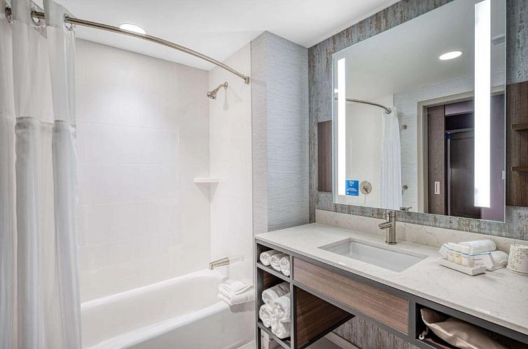 Hilton Garden Inn Boston Logan Airport