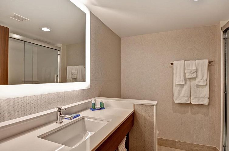 Holiday Inn Express Boston, an IHG Hotel