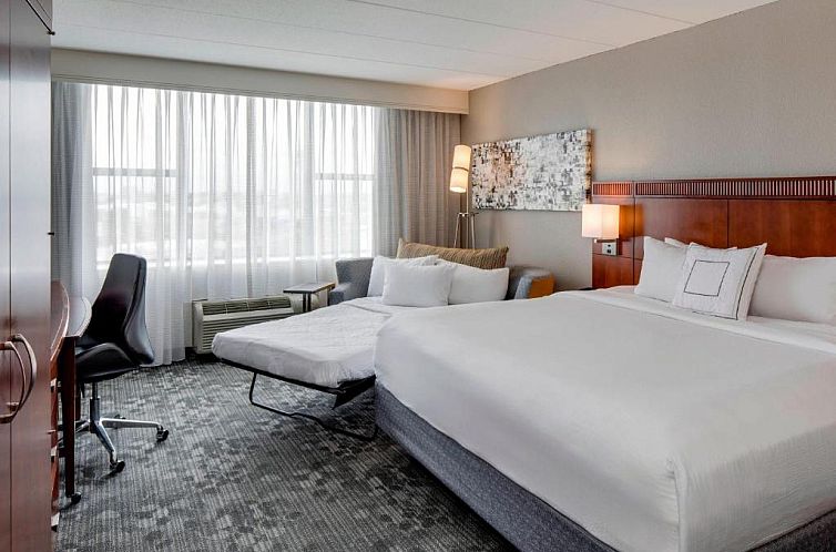 Courtyard by Marriott Boston Logan Airport