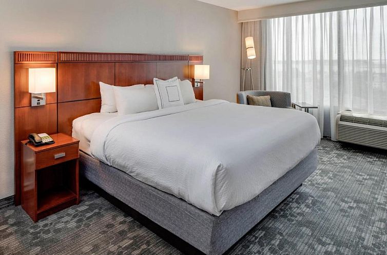 Courtyard by Marriott Boston Logan Airport