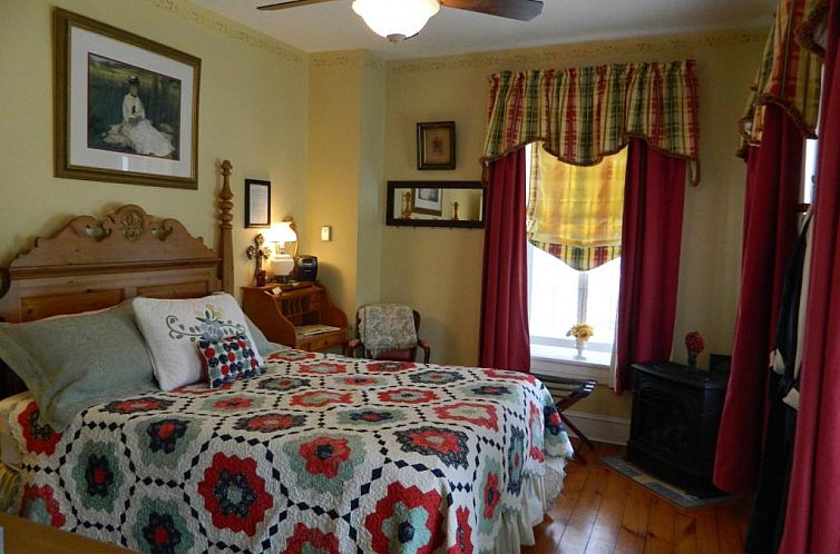 EJ Bowman House Bed & Breakfast
