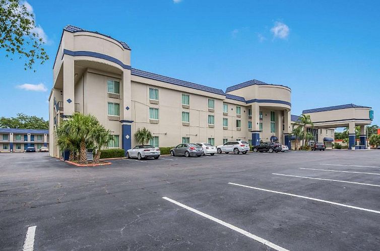 Guest house 1725403 - Apartment Florida - Clarion Inn & Suites Central Clearwater Beach