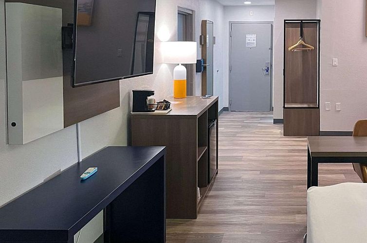 Comfort Suites Clearwater - Dunedin