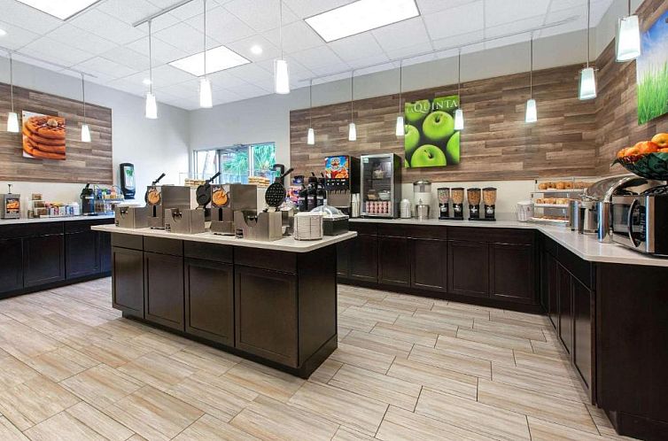 La Quinta by Wyndham Clearwater Central