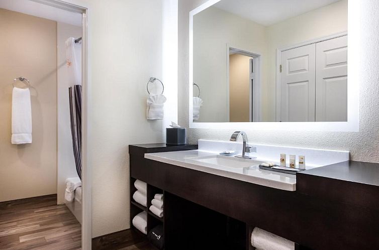 La Quinta by Wyndham Clearwater Central