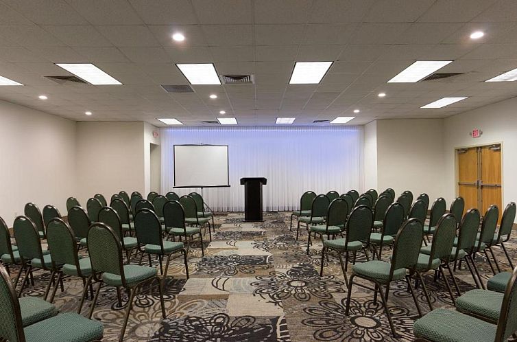 La Quinta by Wyndham Clearwater Central