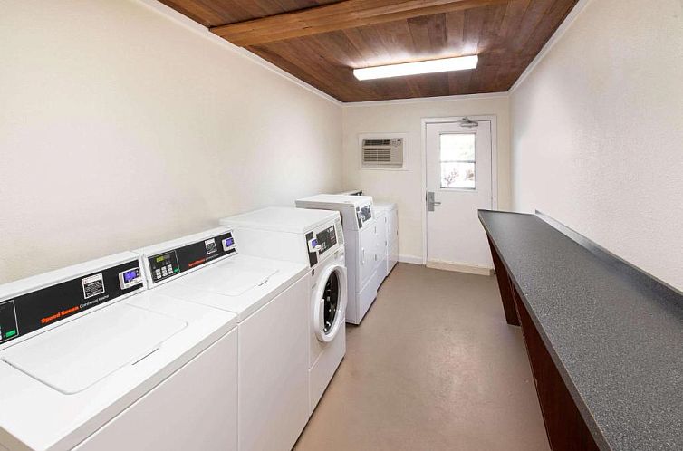 La Quinta by Wyndham Clearwater Central