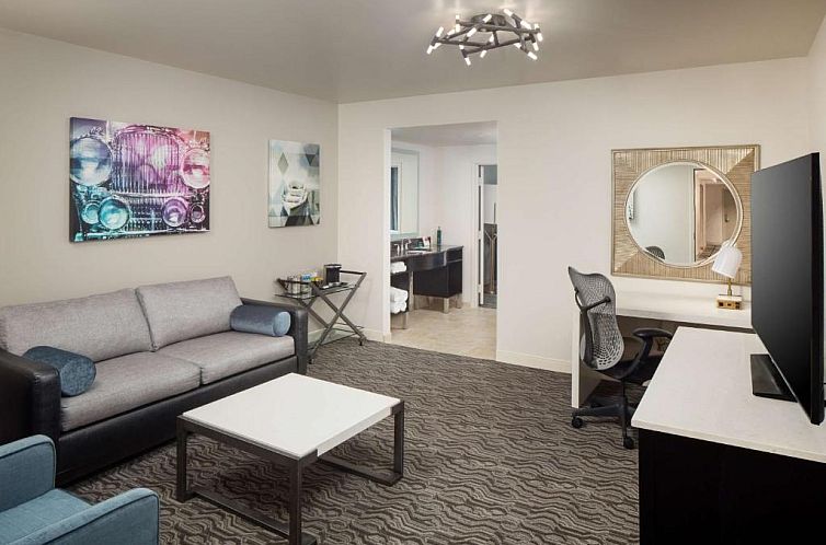 DoubleTree Suites by Hilton Detroit Downtown - Fort Shelby